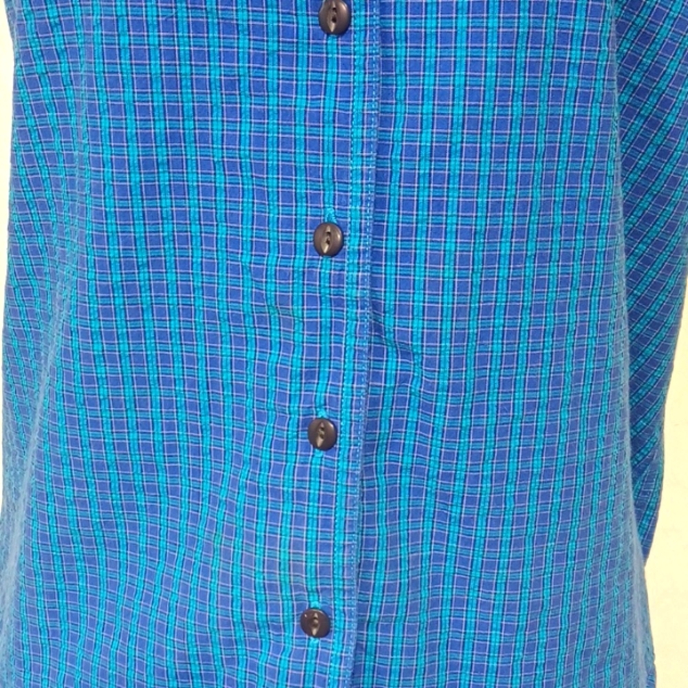 Eddie Bauer sleeveless buttonup top - Picture 3 of 11